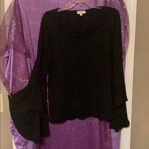 Bell sleeve blouse